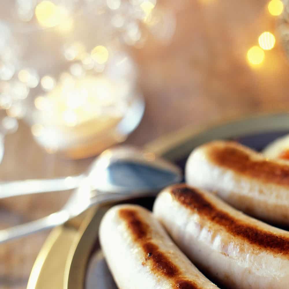 Boudin blanc au pommes, un repas de f&ecirc;tes sur une jolie table de no&euml;l